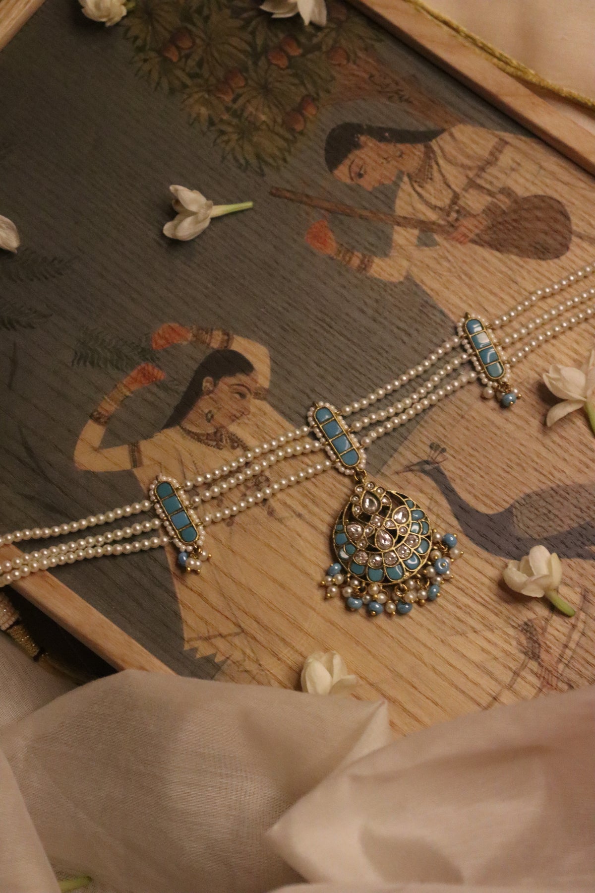 The Falak Choker